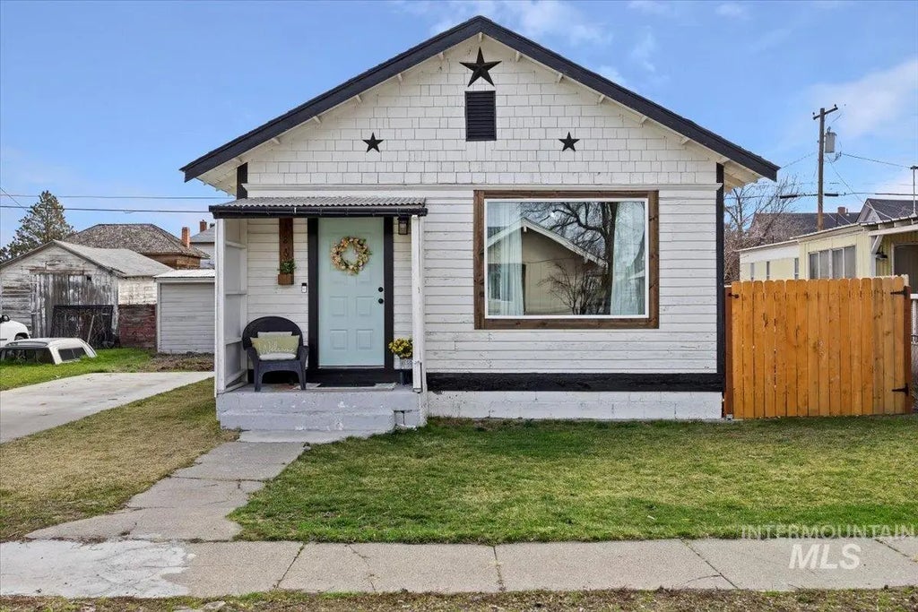 326 Montana Street, Gooding