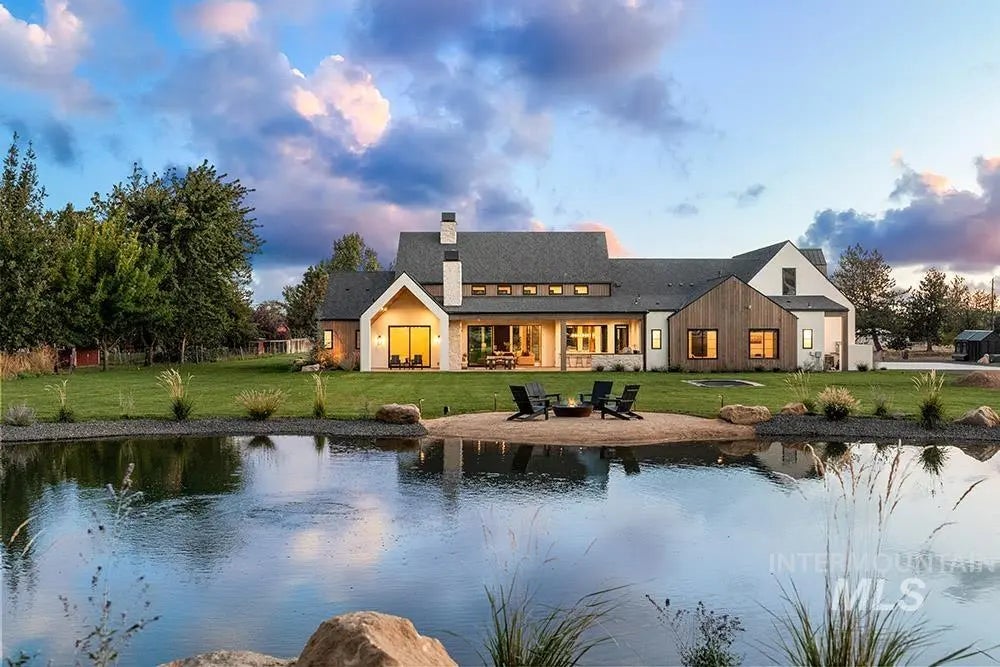 2444 W Floating Feather Rd, Eagle