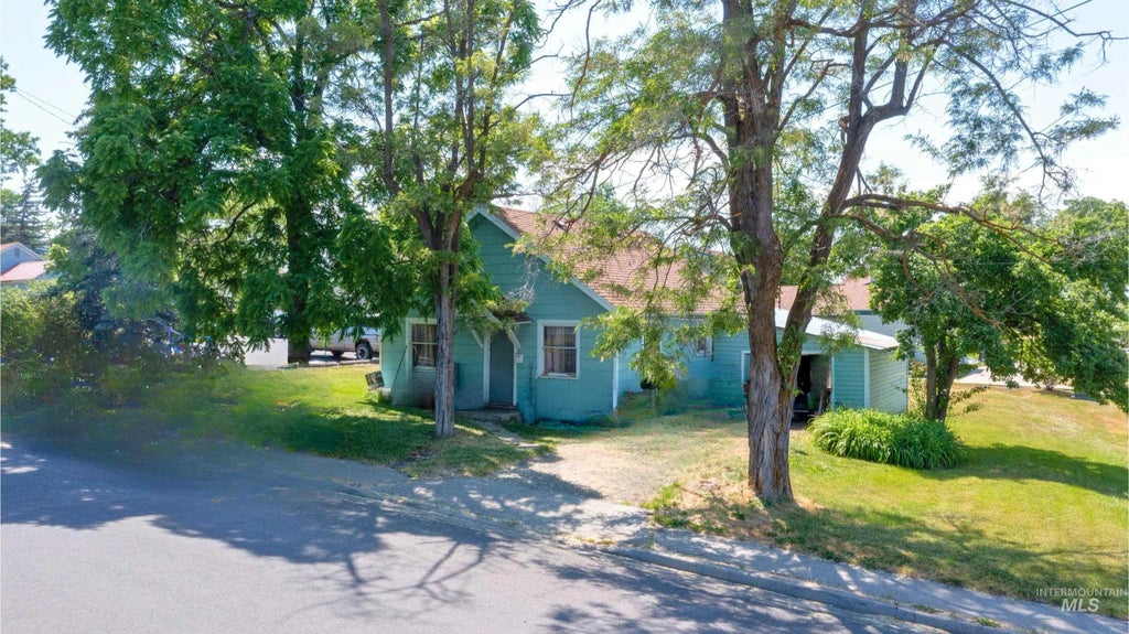 390 S E Street, Grangeville