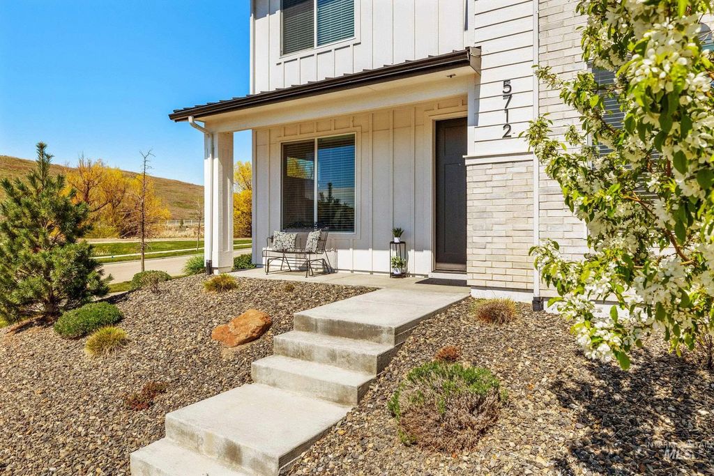 5712 W Elk Trail St, Eagle