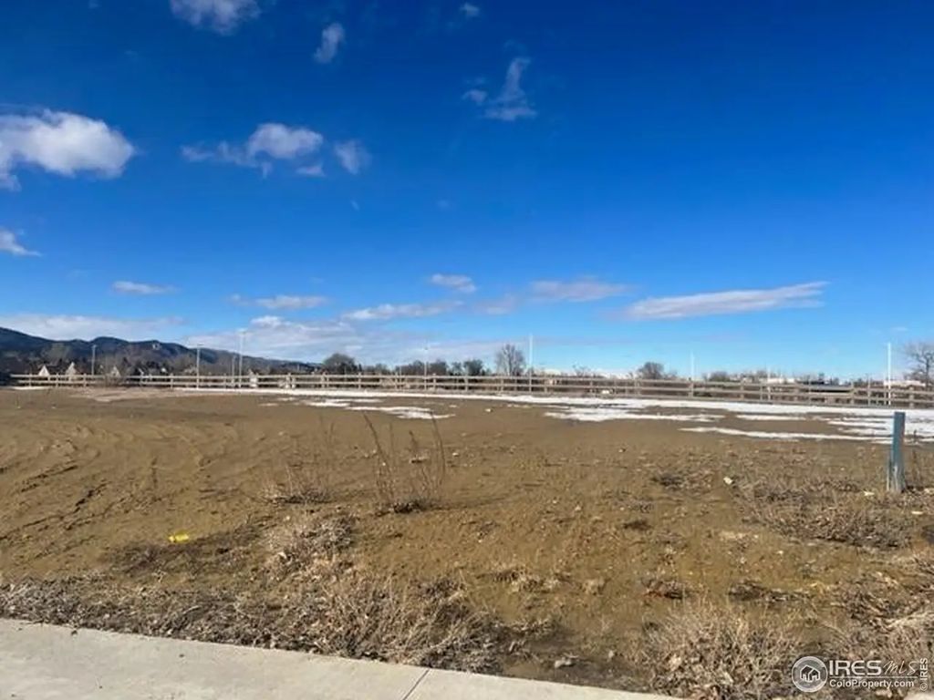 938 Langdale Dr, Fort Collins