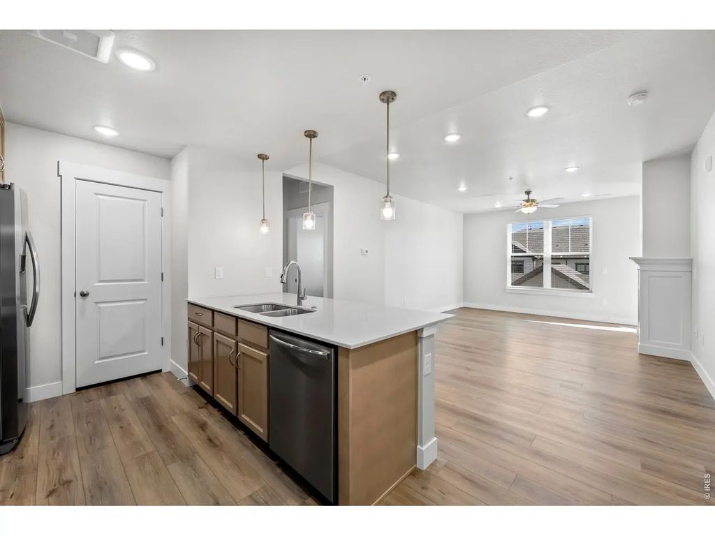 265 High Point Dr E-205, Longmont