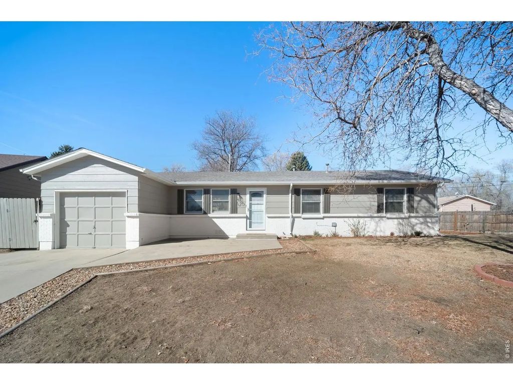 1217 Hunter Ct, Longmont