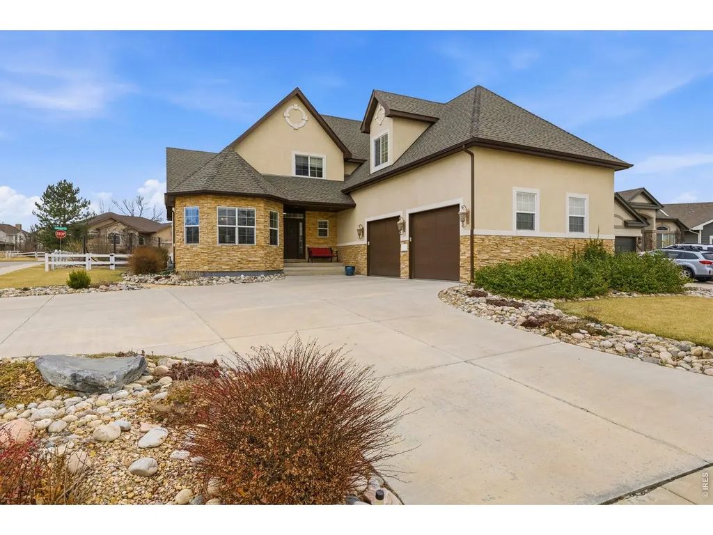 8295 Avalon Ct, Windsor