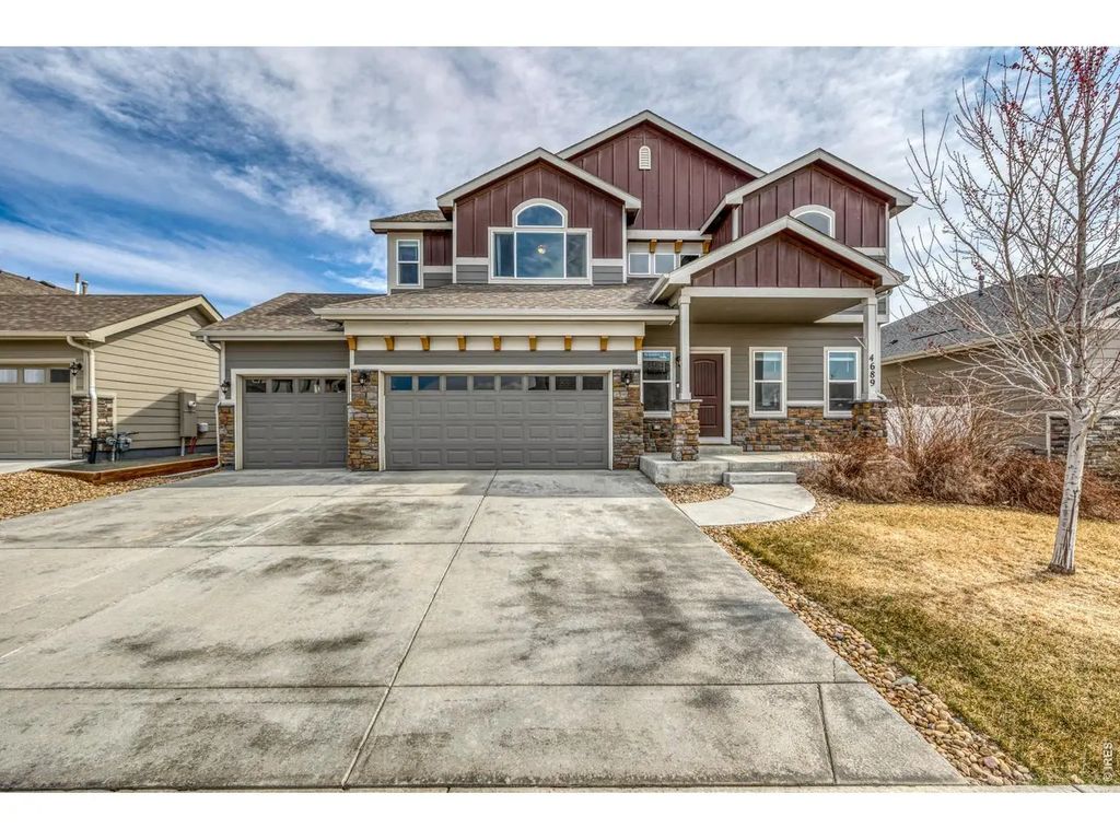 4689 Waltham Dr, Windsor