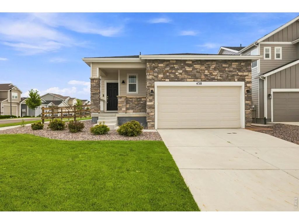 438 Overbrook Ln, Longmont