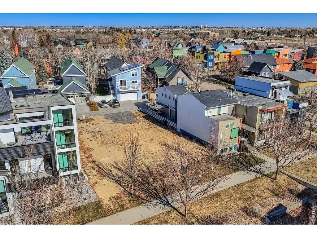 905 Tempted Ways Dr, Longmont