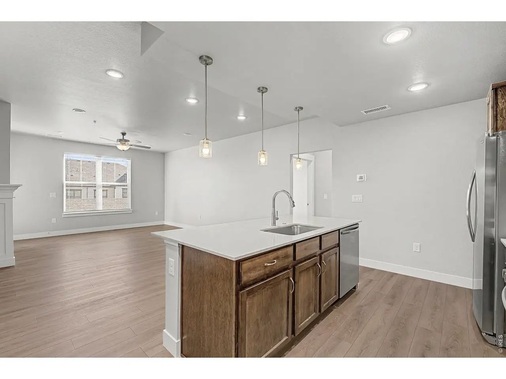 265 High Point Dr 203, Longmont