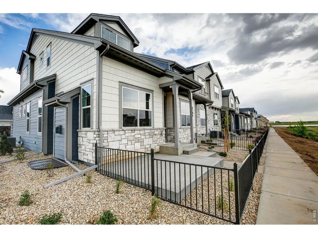 4204 Trapper Lake Dr, Loveland