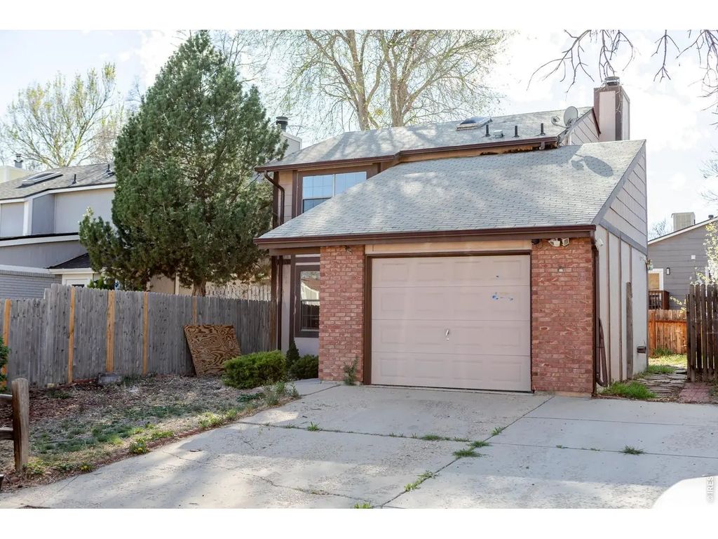1345 Dogwood Ln, Longmont