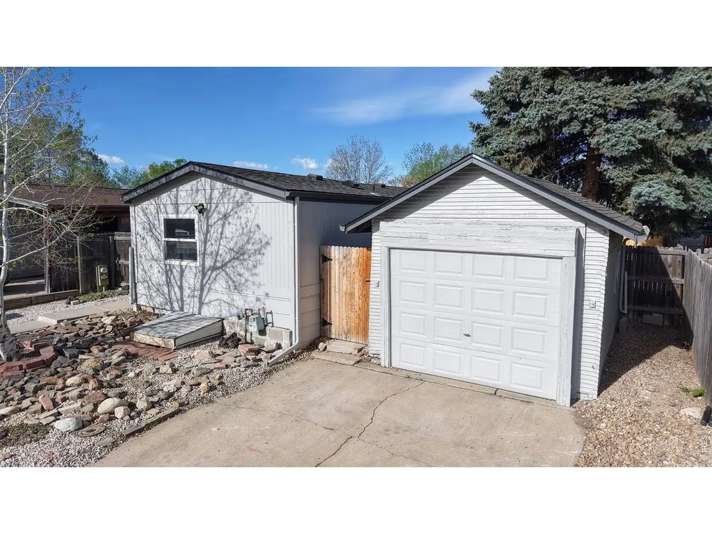 8413 Peakview Dr, Fort Collins