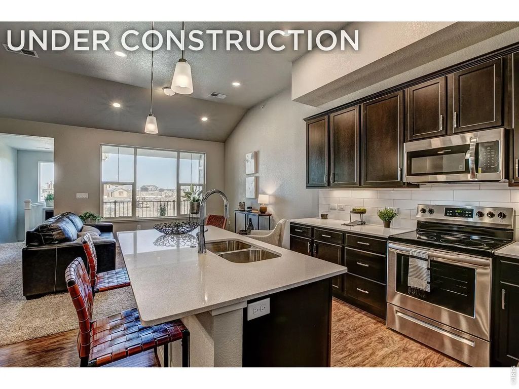 410 High Point Dr 206, Longmont