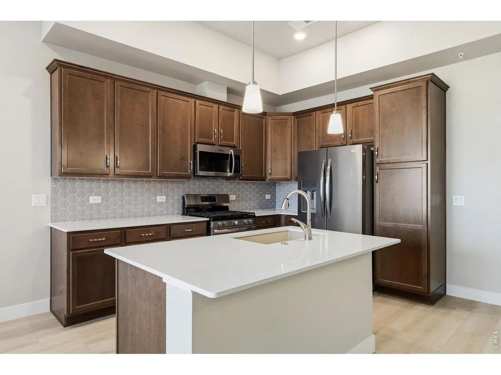 6794 School House Dr 204, Timnath