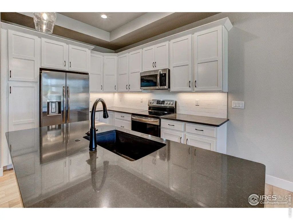 214 High Point Dr, Longmont