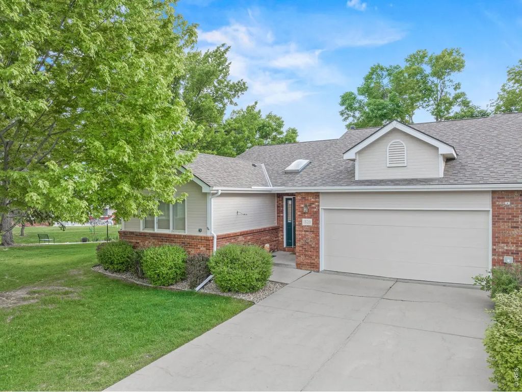 1529 16th Pl, Longmont