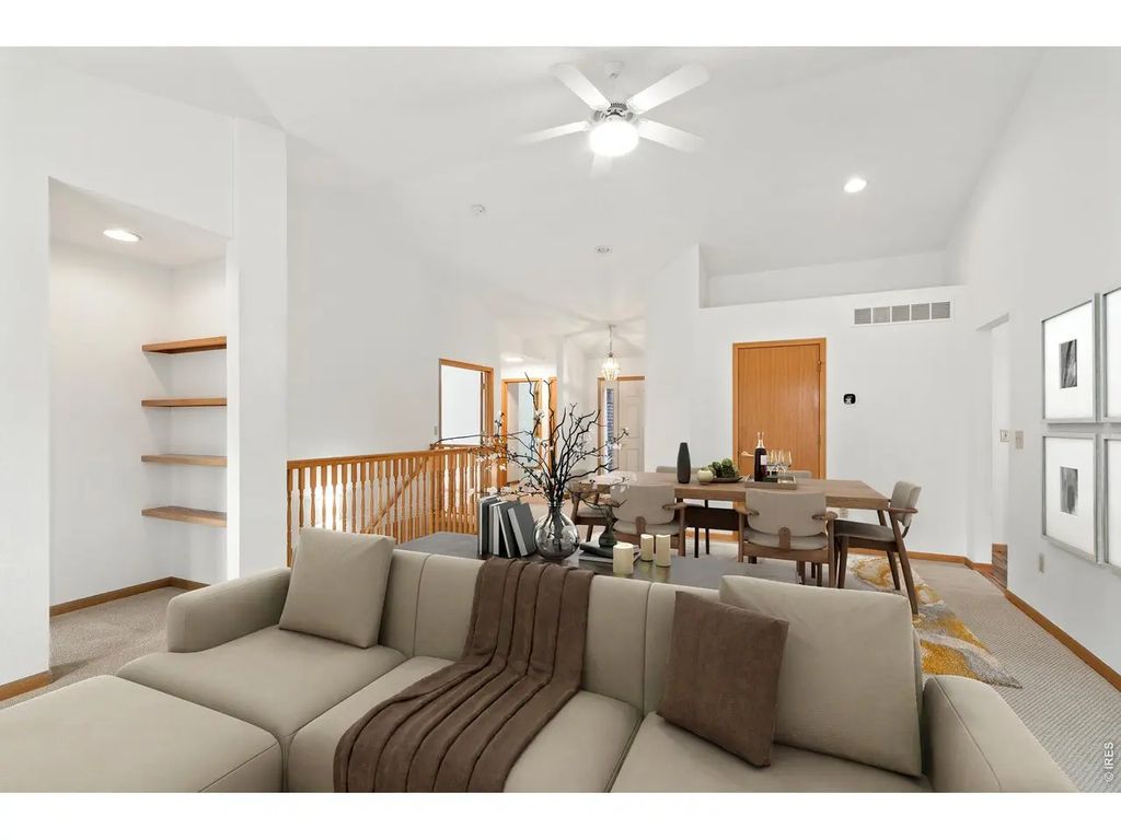 532 Trailwood Cir, Windsor