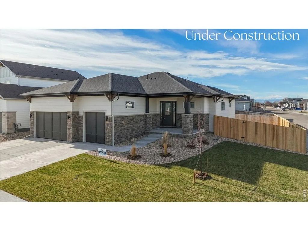 864 Doubleleaf Dr, Windsor