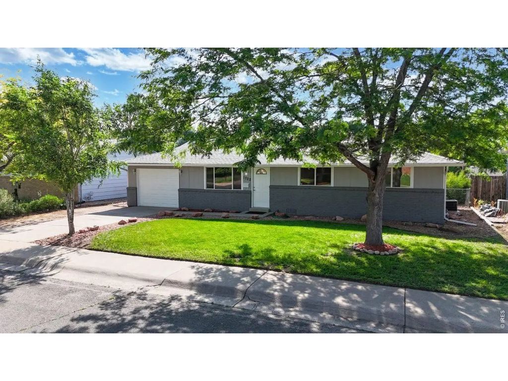 1702 Diana Dr, Loveland