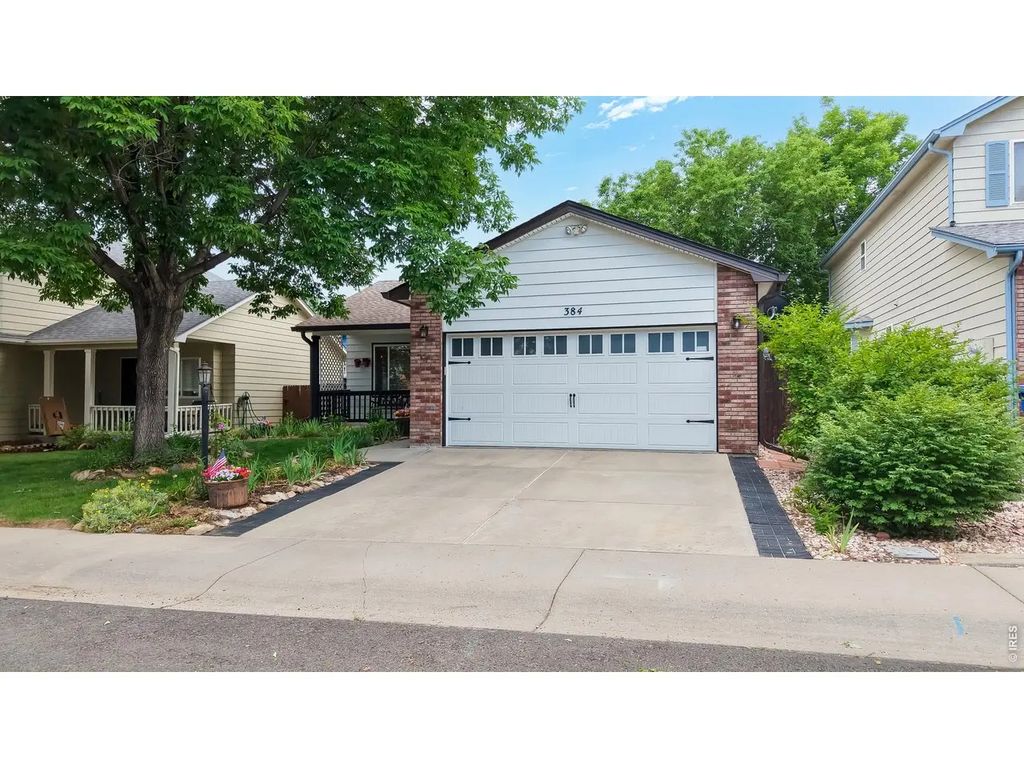 384 Pin Oak Dr, Loveland