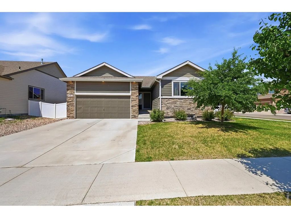 987 Axis Dr, Severance