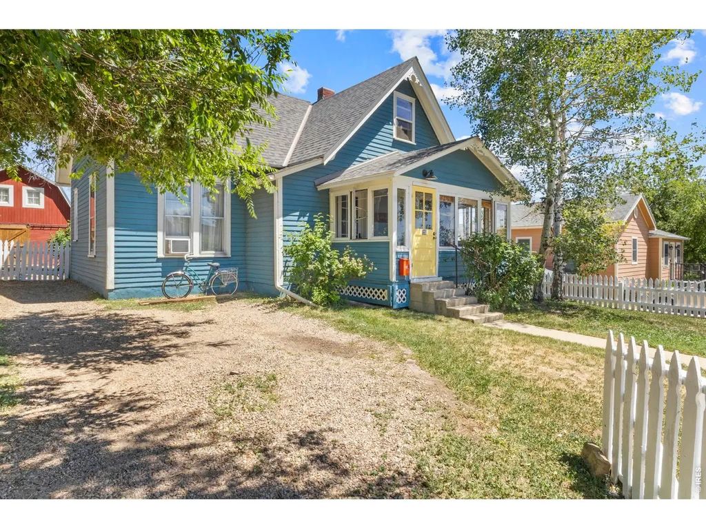 128 Bowen St, Longmont
