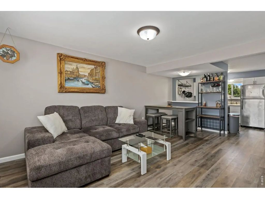 711 3rd St F1, Windsor