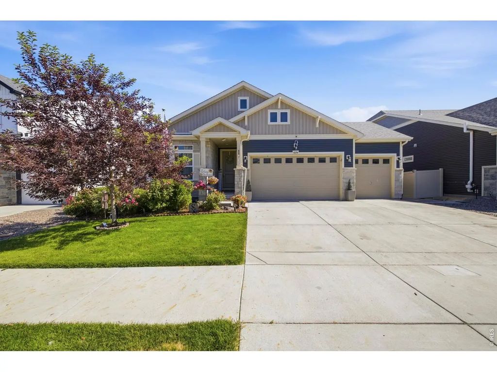4294 Lacewood Ln, Johnstown