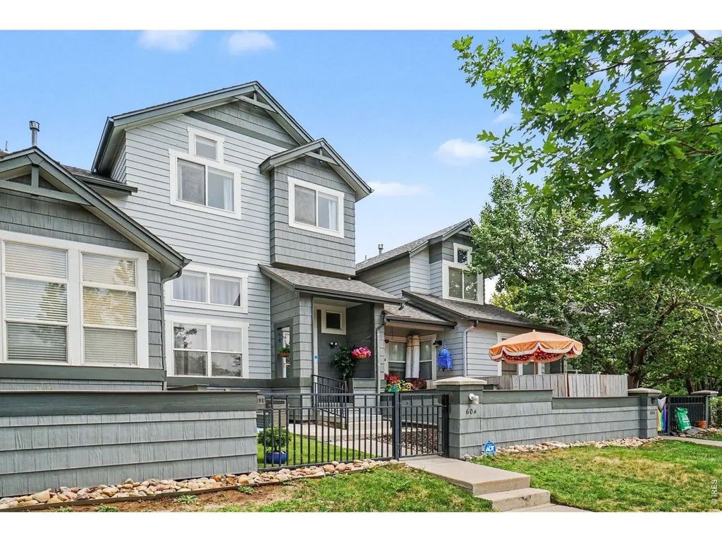 604 Barberry Dr, Longmont