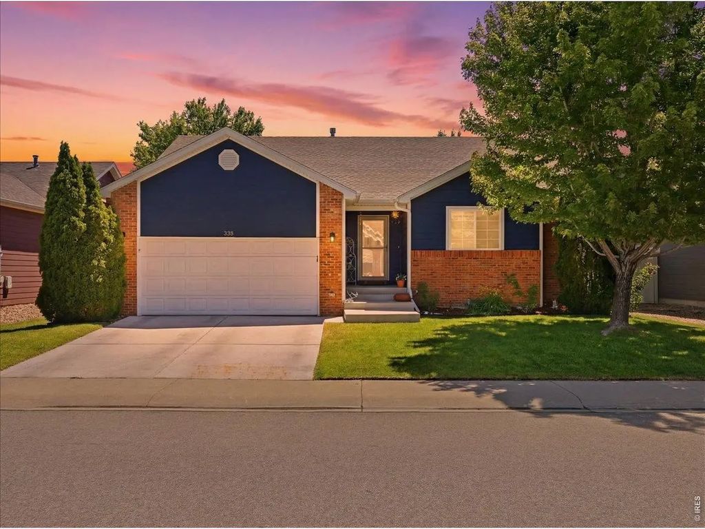 332 Whitney Bay, Windsor