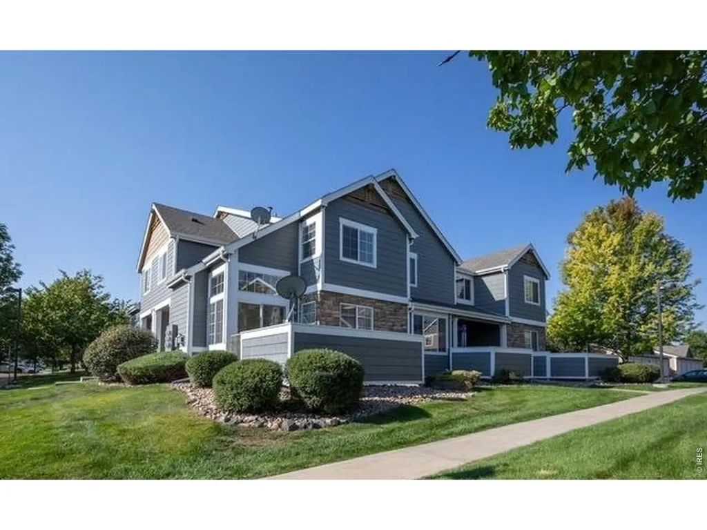 805 Summer Hawk Dr 27, Longmont