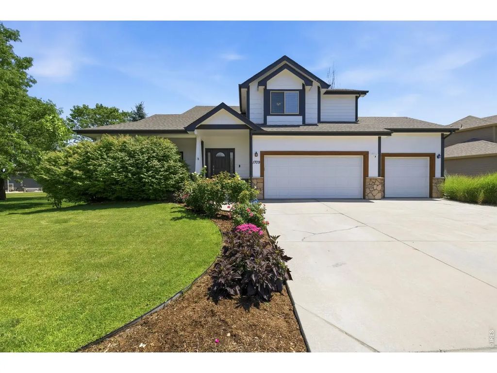 1709 Green River Dr, Windsor