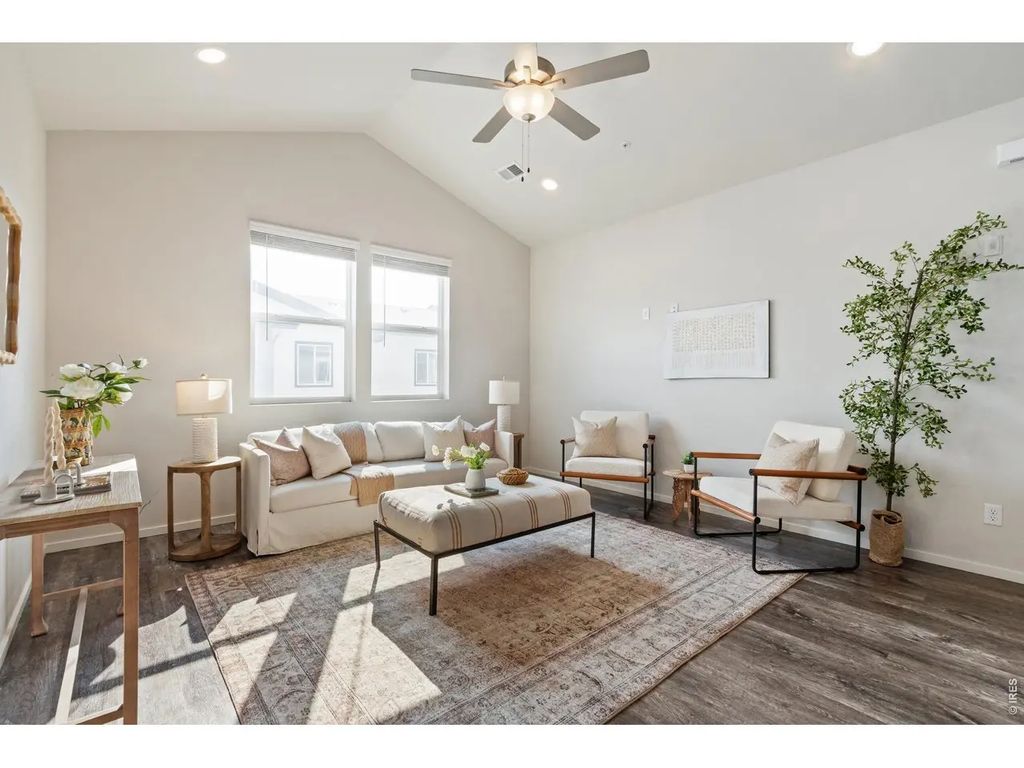 2290 Setting Sun Dr 1, Windsor