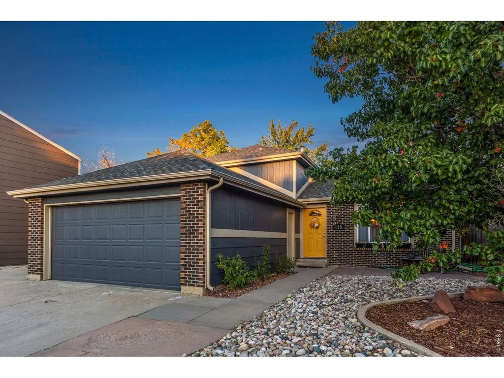 135 Sunflower Dr, Windsor