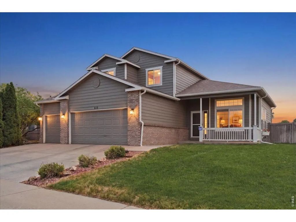 615 Foxtail Way, Severance