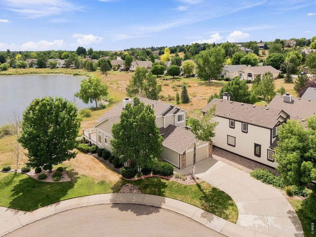 535 Lakeside Pl, Windsor