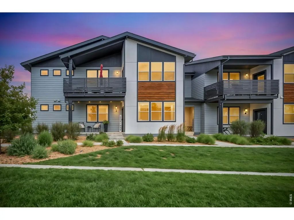 2086 Autumn Moon Dr 2, Windsor