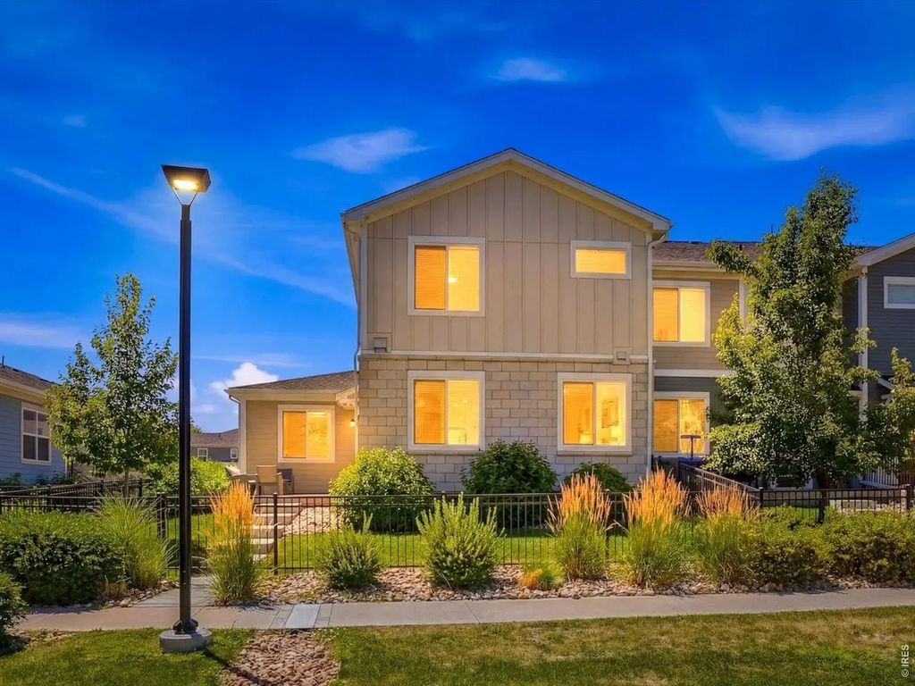683 Stonebridge Dr, Longmont