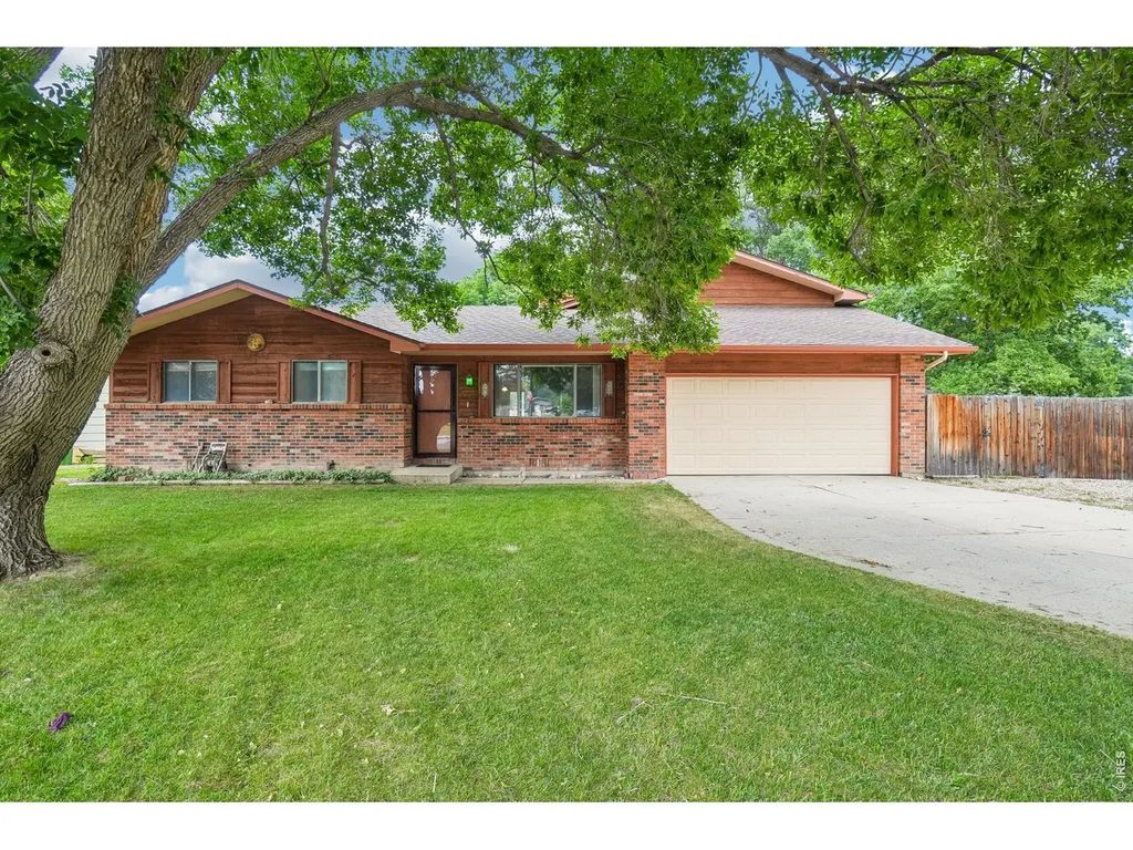 3248 Camelot Dr, Fort Collins