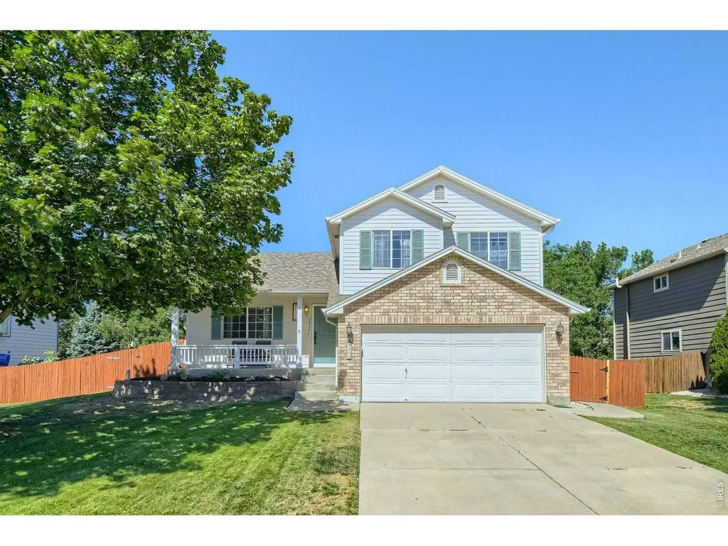 1415 Deerwood Dr, Longmont