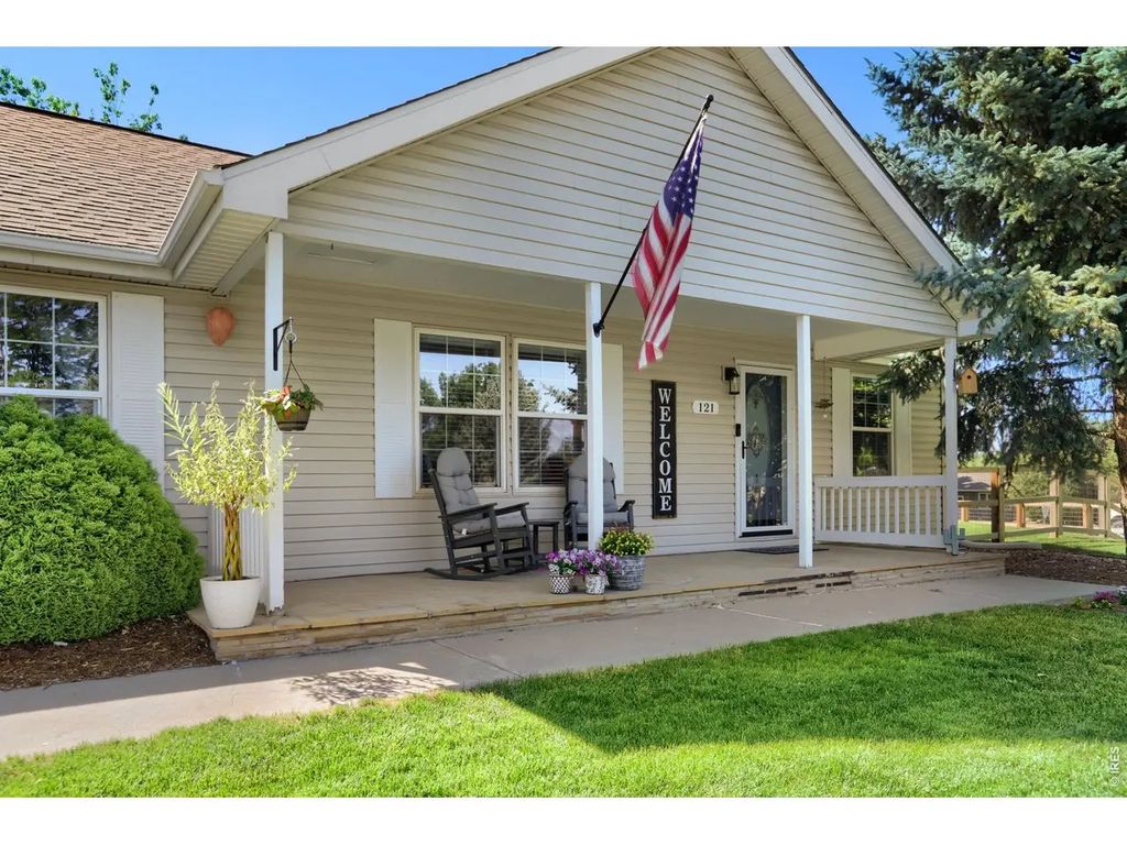 121 Victoria Dr, Fort Collins