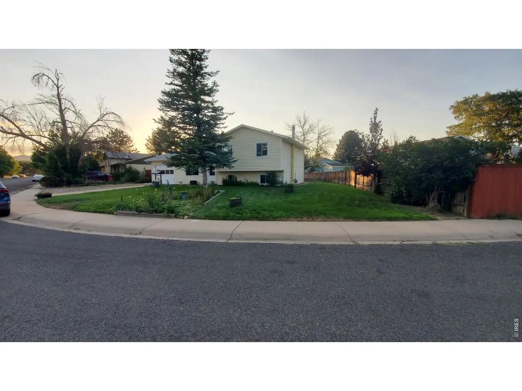 2904 Swing Station Way, Fort Collins
