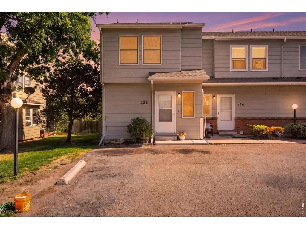 228 E 42nd St, Loveland