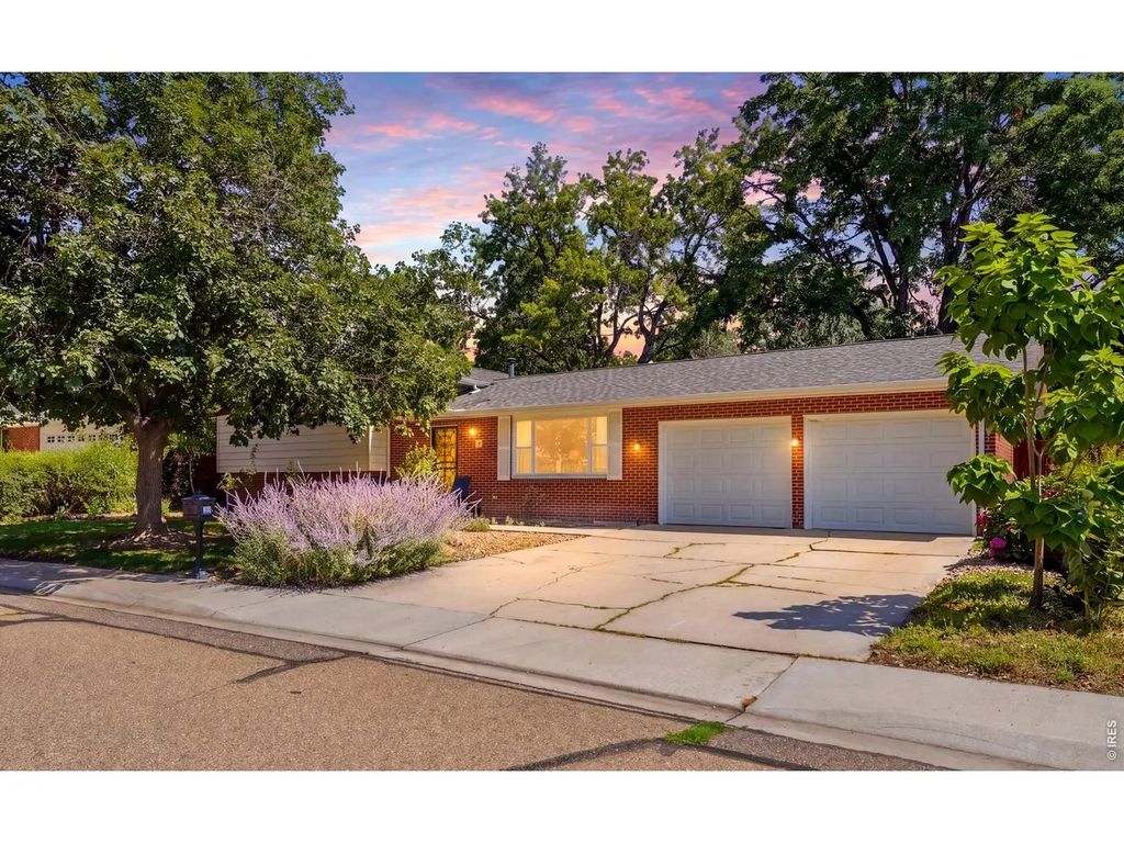 14 Princeton Cir, Longmont