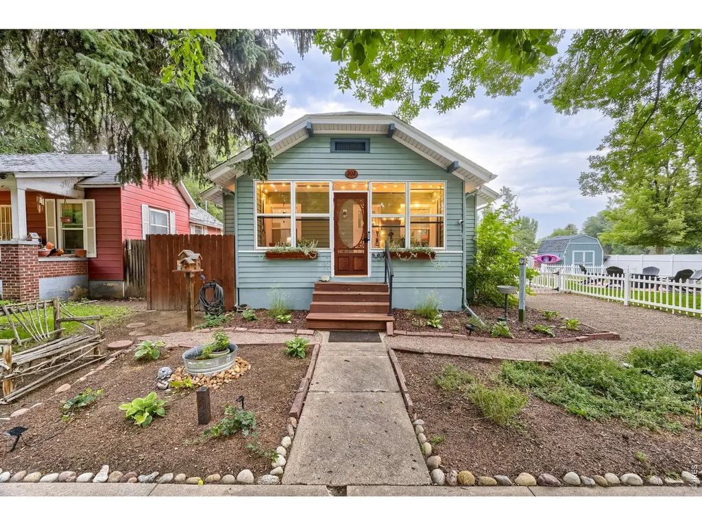 202 8th Ave, Longmont