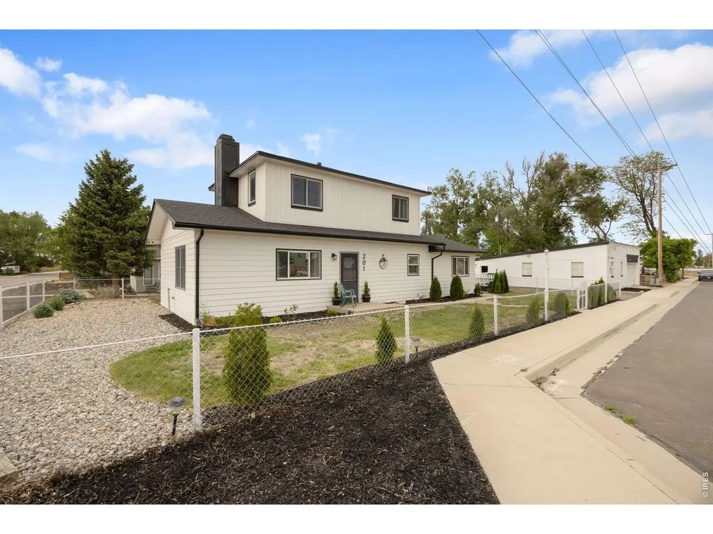 201 E 4th Ave, Severance
