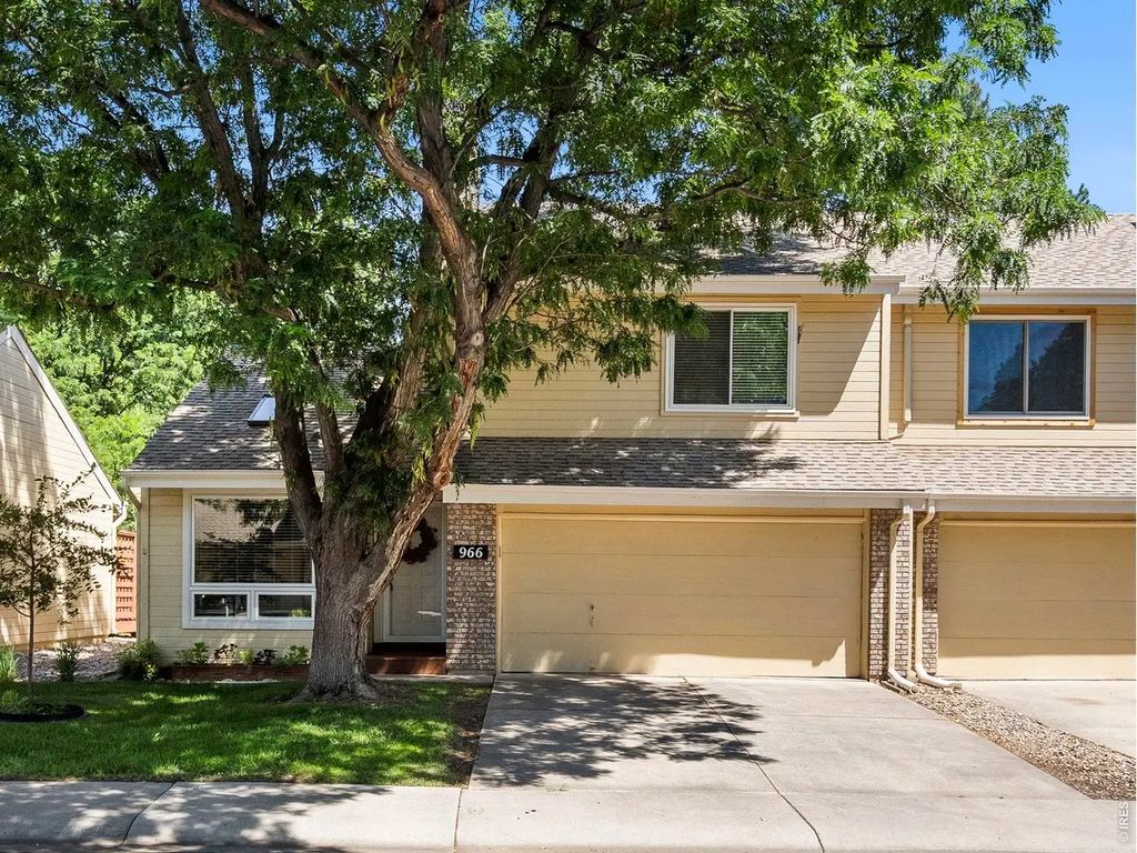 966 Shire Ct, Fort Collins