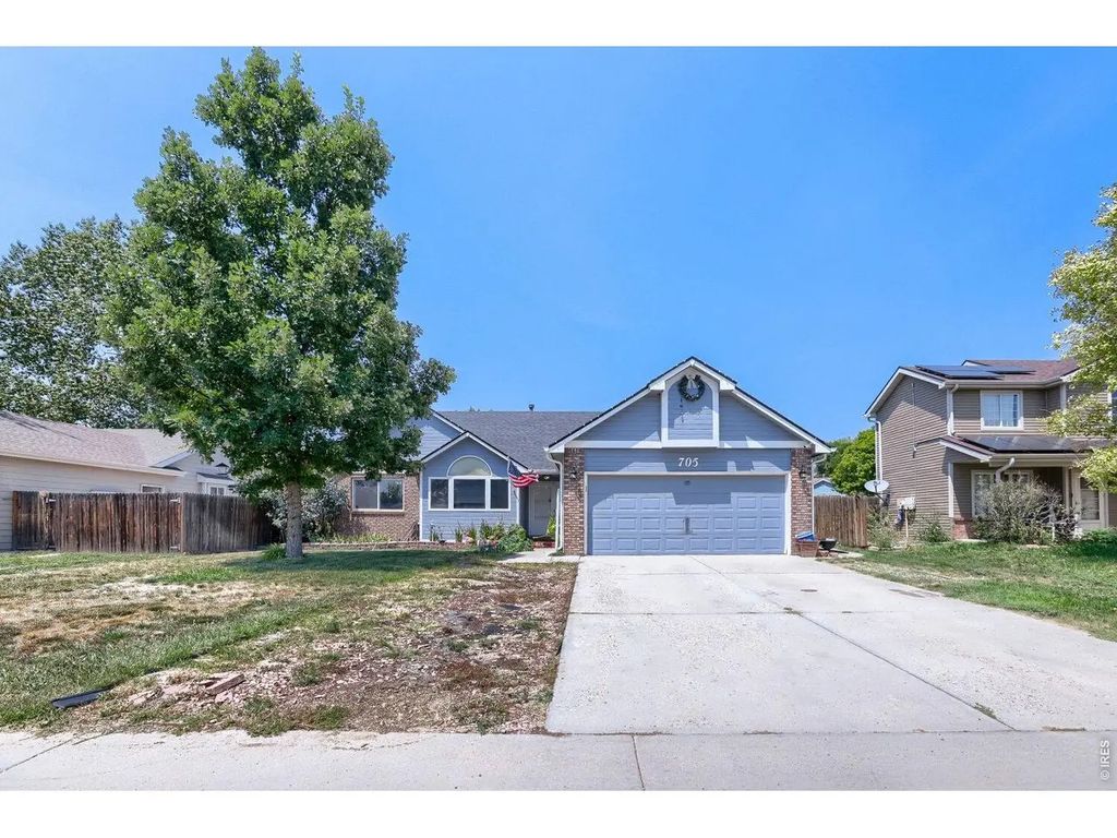 705 Country Acres Dr, Johnstown