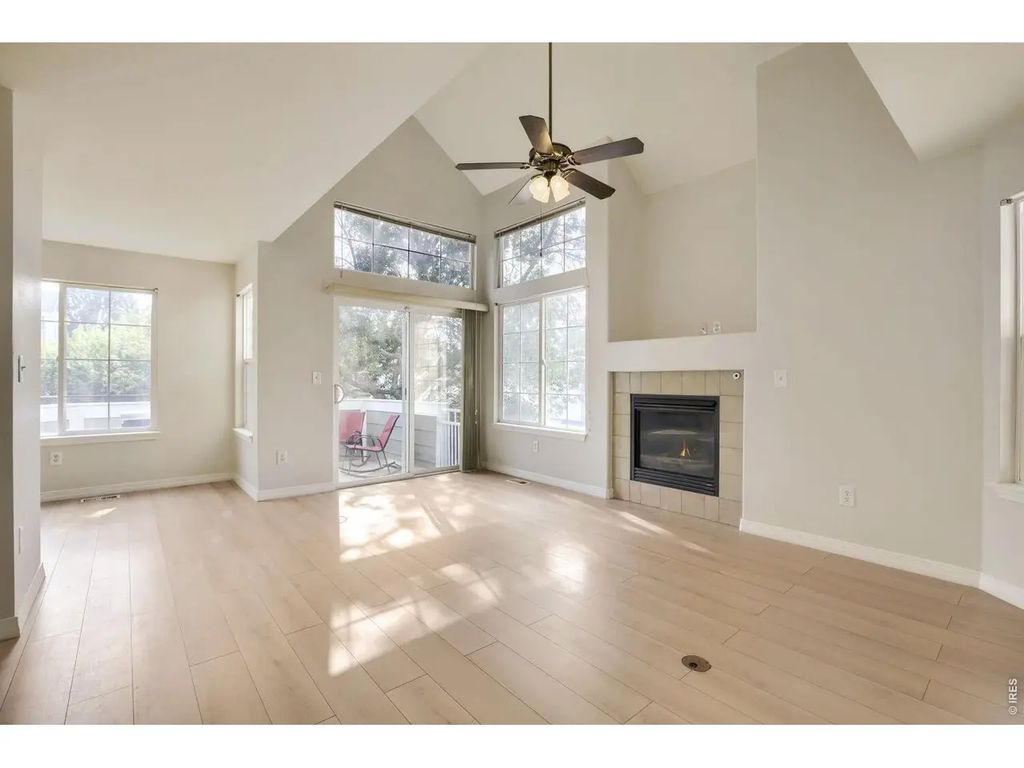 805 Summer Hawk Dr K-66, Longmont