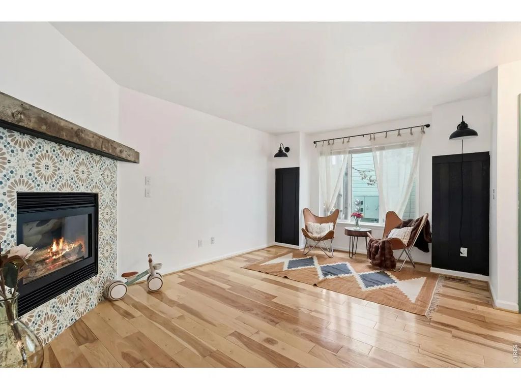 954 Monroe Ave, Loveland
