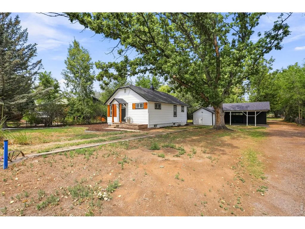 823 4th St Se, Loveland